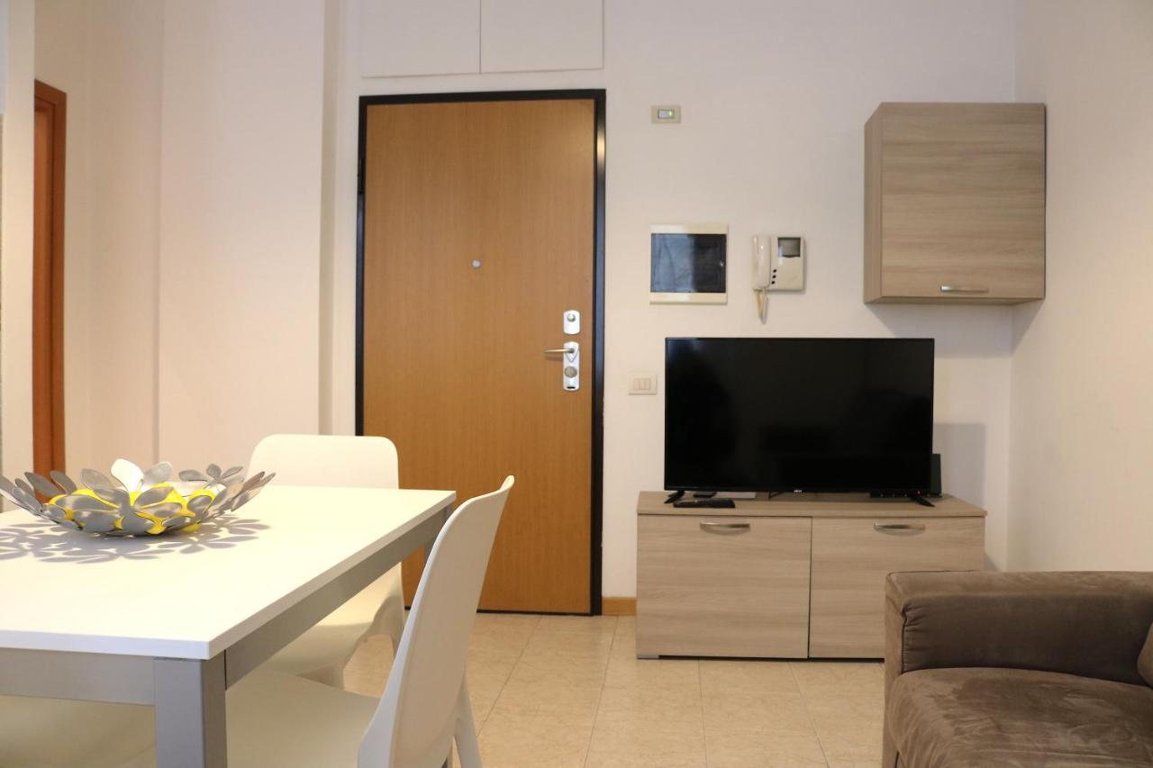 Super Milano Rogoredo Vacation Apartment - 4 People Exterior foto